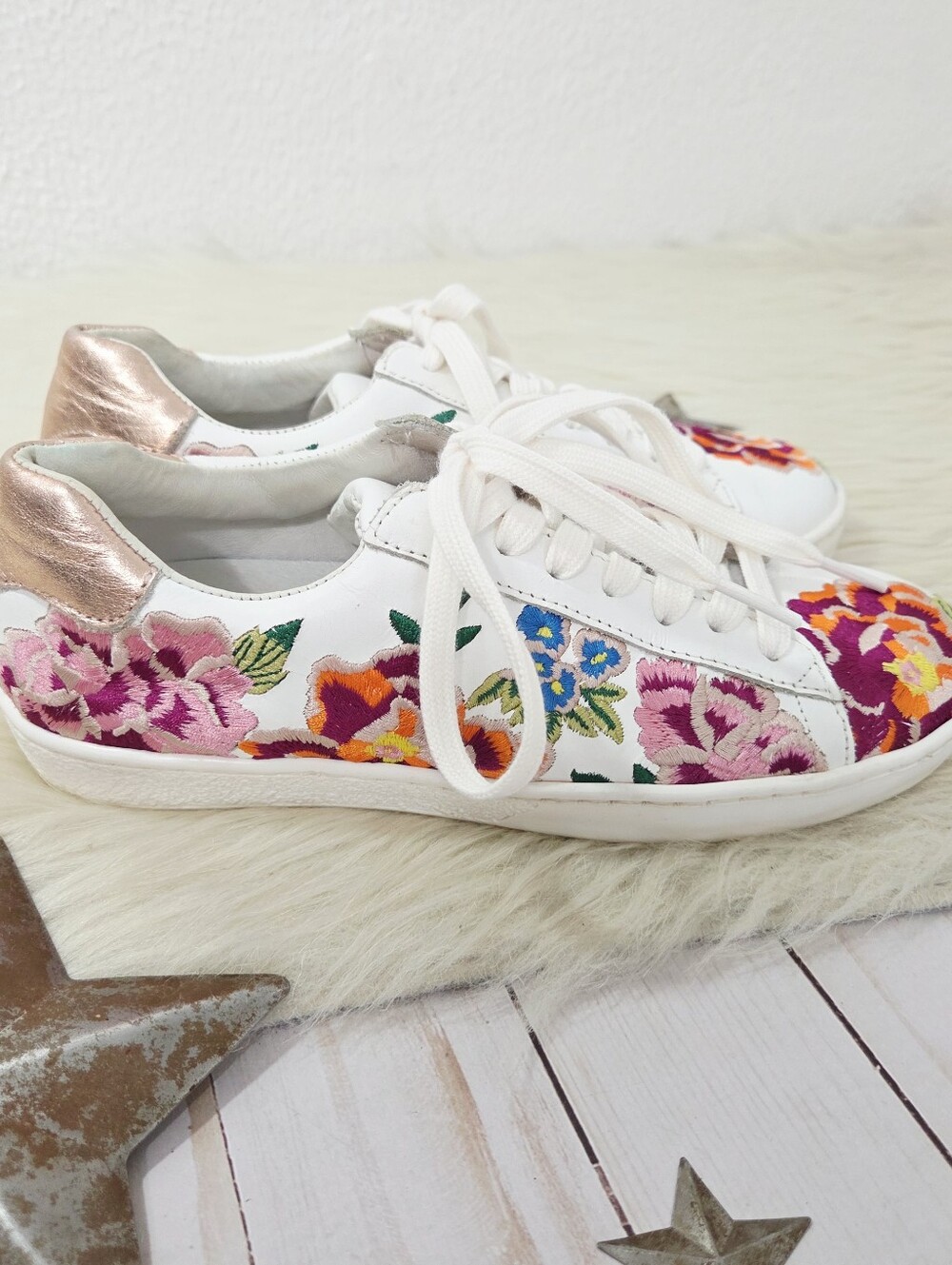 Johnny Was Dylanne Floral Sneakers rainbow embroidered white shoes women's sz 36 - Picture 4 of 8